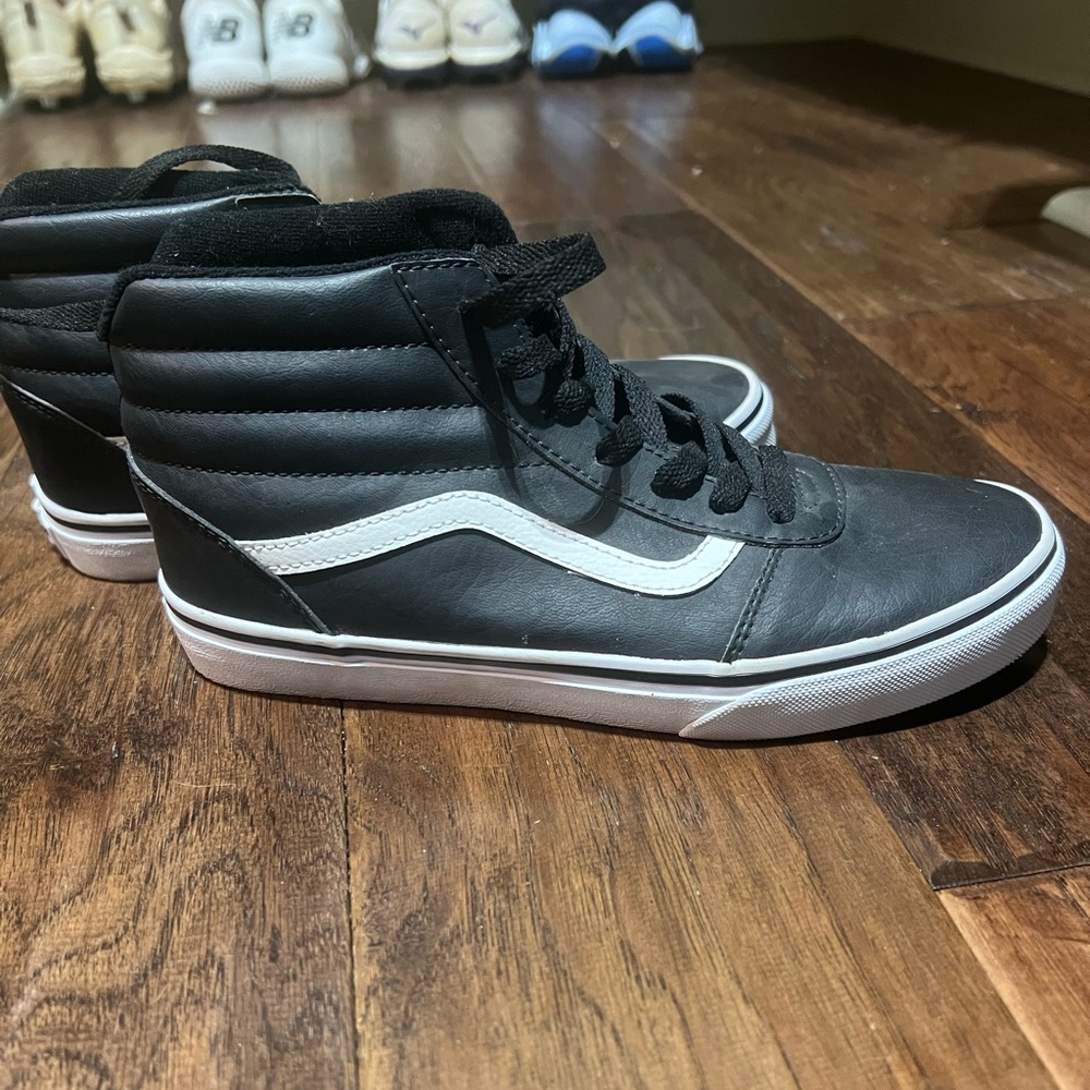 High top black vans